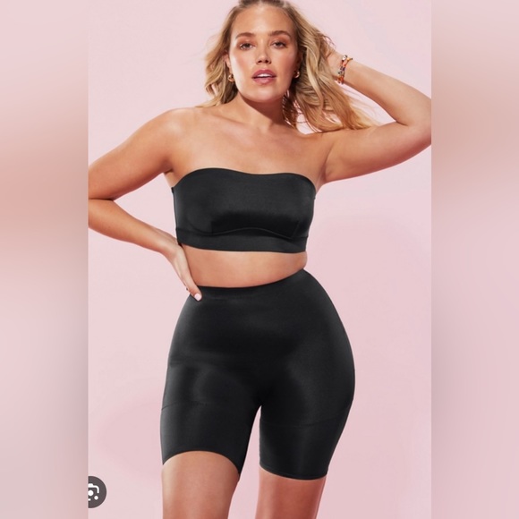 Yitty: Athleisure Shapeware -High Waist Shaping Shorts in Black. - Picture 2 of 13